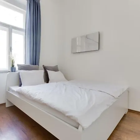 Jt's Benatska Str. Apartment