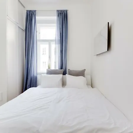 Apartment Jt's Benatska Str.