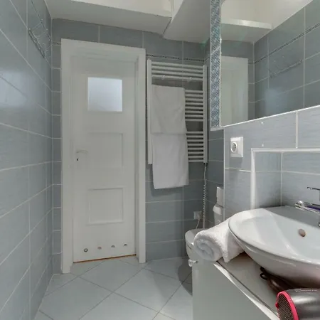Jt's Benatska Str. Apartment *