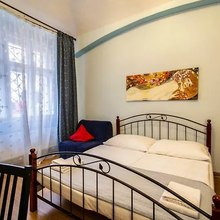 Ruterra Cimburkova Apartman *