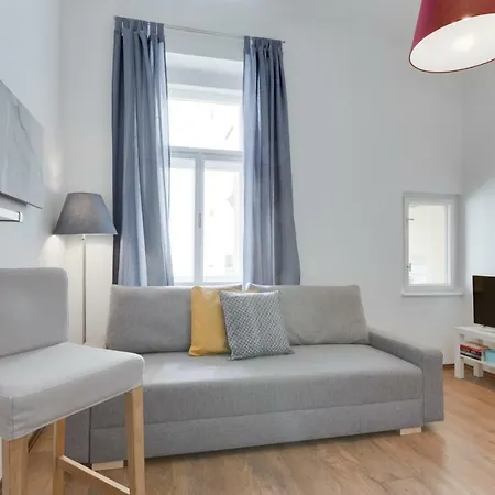 Apartment Jt's Benatska Str. *
