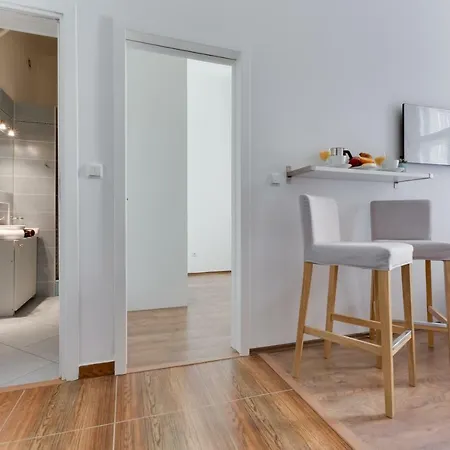 Jt's Benatska Str. Apartment