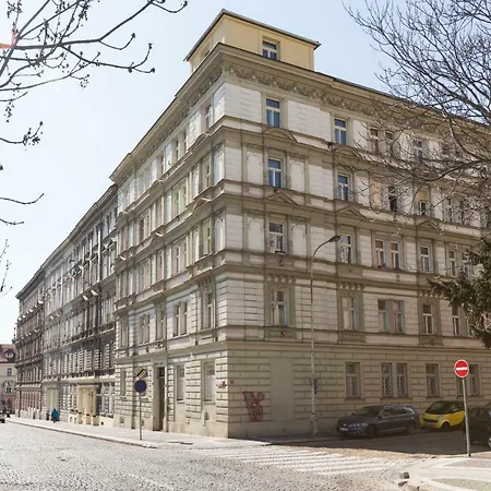 Jt's Benatska Str.