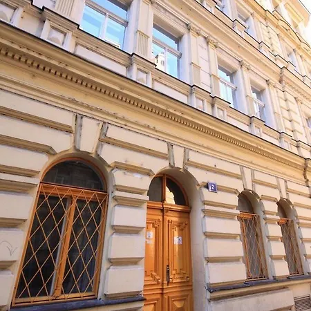 Leo Old Town Apartment