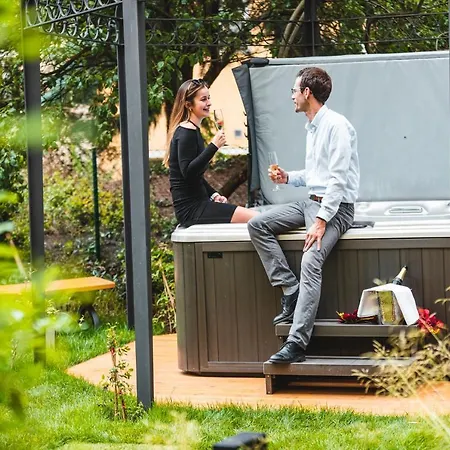 Garden By Tkc Apartahotel Praga