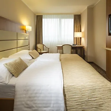 Orea Pyramida Hotell 4*