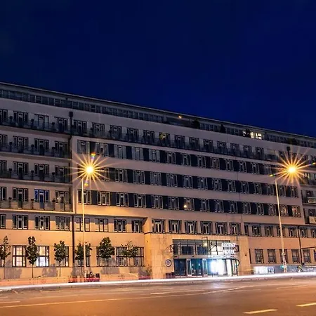 Hotel Akcent 3*