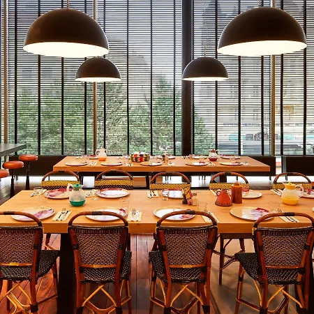 Hotel Mama Shelter 4*