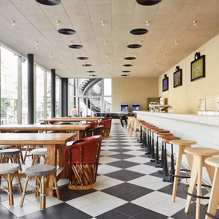 Hotel Mama Shelter 4*