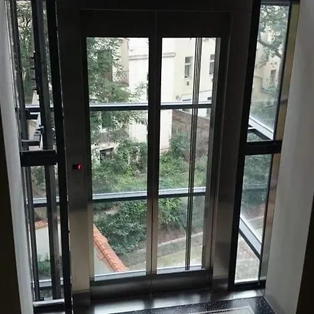 Apartment Outstanding In Center *