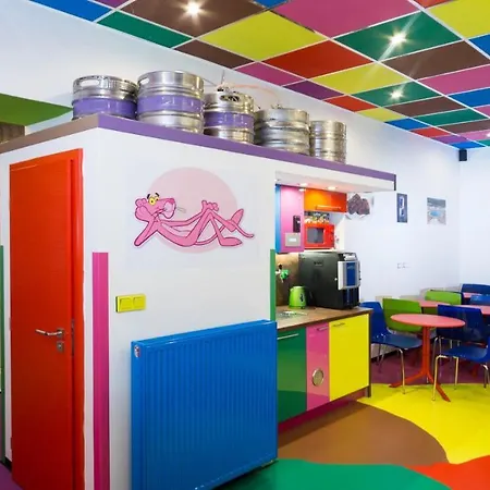 Apartment Colours - Your 7 Colour Experience In Centre Of