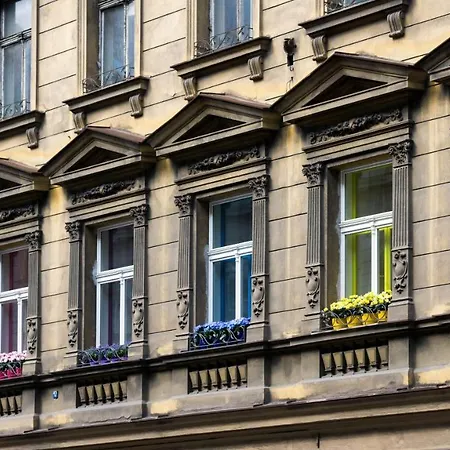 Colours - Your 7 Colour Experience In Centre Of * Prague