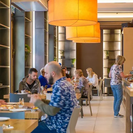Golden Crown 4* Prague