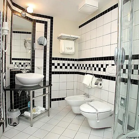 The Golden Wheel 4* Prague