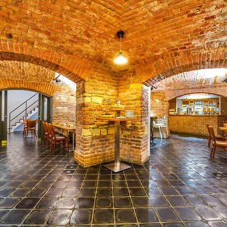 Ea Victoria Hotel 4*
