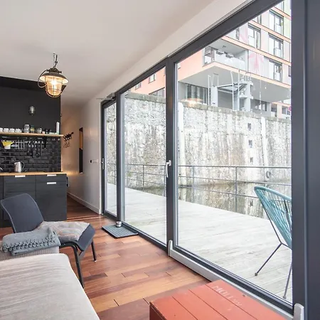 Unique Floating Houseboat By Easybnb Botel
