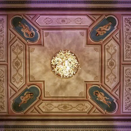 Cosmopolitan Otel 5*