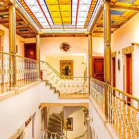 The King Charles Hotel