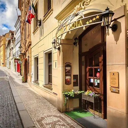 Hotel The King Charles 4*