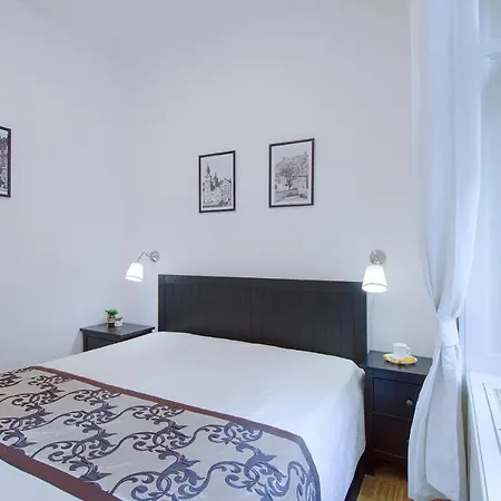 Modern Charvatova Apartment *