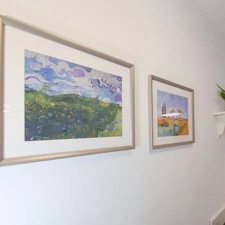 Modern Charvatova Apartment *