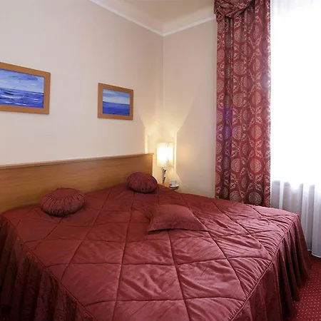 Gallery Sis Hotel 3*