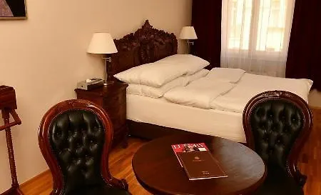 U Zlateho Stromu By Bhg Hotel