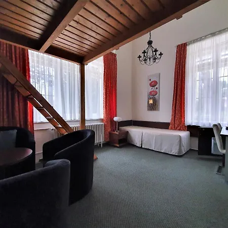 Jana - Domov Mladeze 2* Prag
