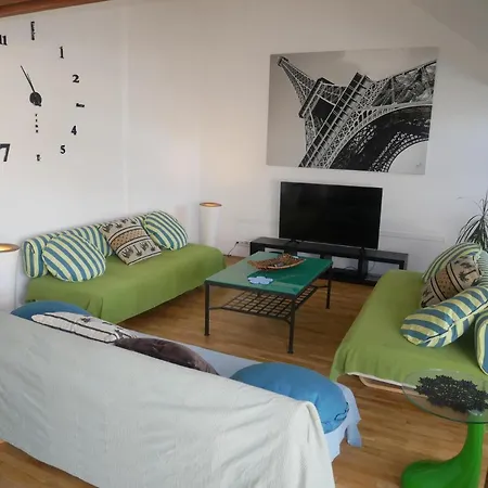 Beautiful In The City Center Apartment *