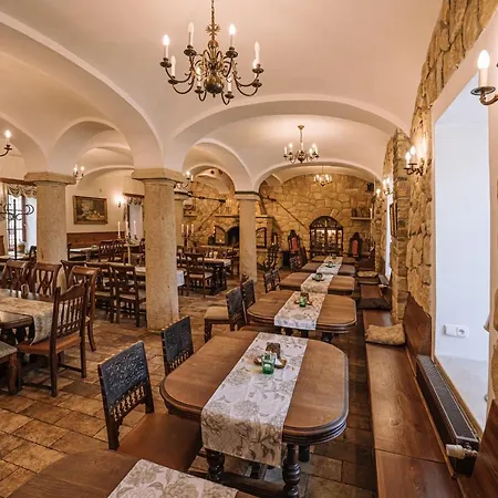 Svatojansky Dvur 4* Прага