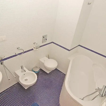 La Familia Aparthotel 2*
