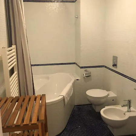 Aparthotel La Familia 2*