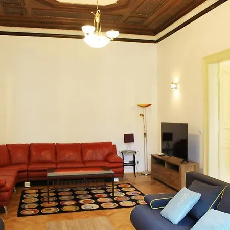 Beautiful In The City Center Apartmán