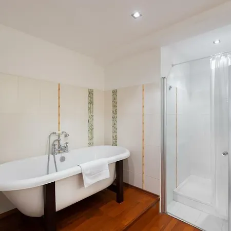 Almandine 4* Prague