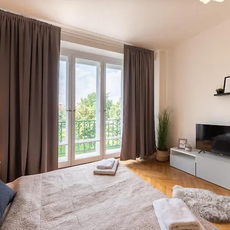 Apartment Luxury In Prime Location *
