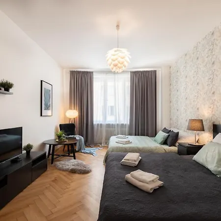 Luxury In Prime Location Apartment