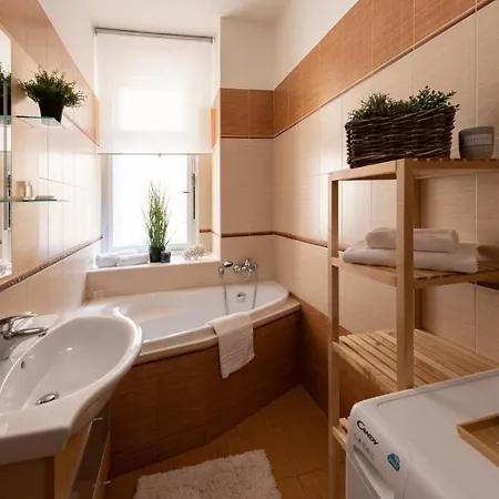 Apartment Luxury In Prime Location *
