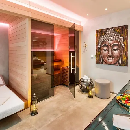 Mosaic House Design 4* Prag