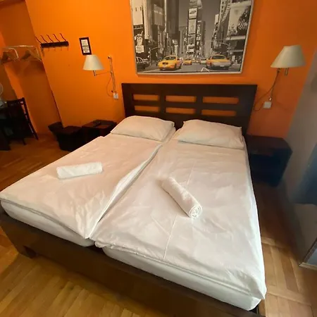 Central Station Studios Hotell 3*