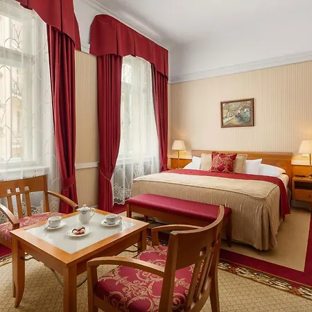 Paris Szálloda 5*