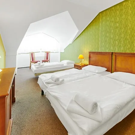 Abri Hotel 3*