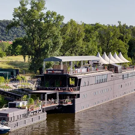 Botel Marina 2*