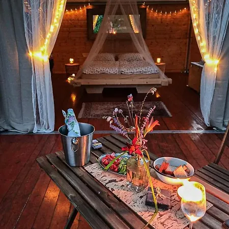 Pokojczech Pagoda Luxury tent Prague