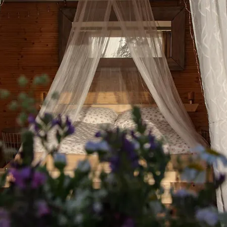 Luxury tent Pokojczech Pagoda Prague