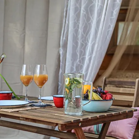 Luxury tent Pokojczech Pagoda Prague