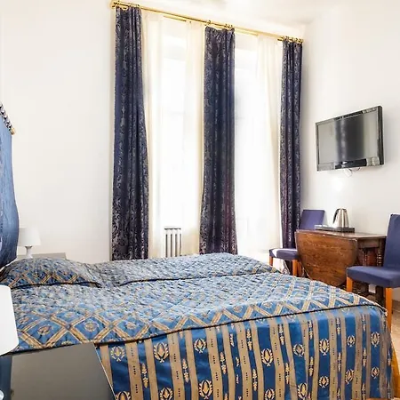 Hotell La Fenice Prag