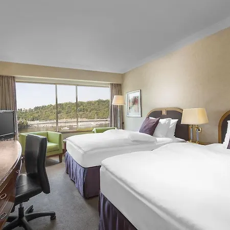 Szálloda Fairmont Golden 5*