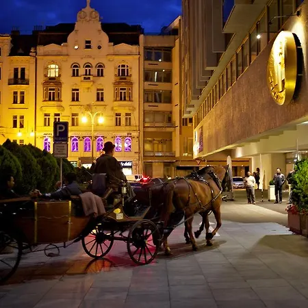 Fairmont Golden 5*