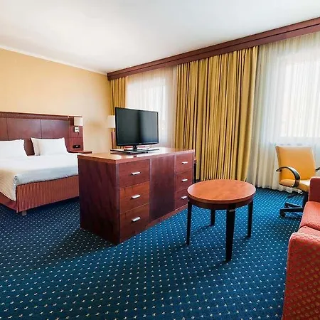 Courtyard By Marriott City 4*