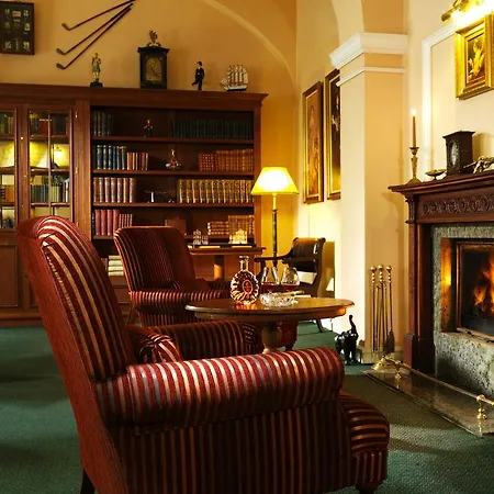 Julian Hotel 4*